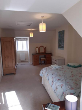 Three storey Cotswold Stone House in Beautiful Village